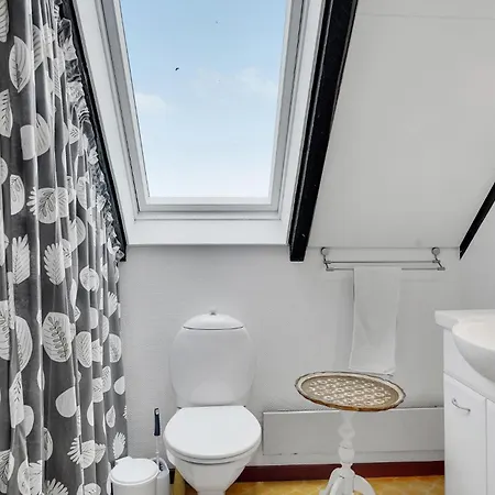 Apartment 2 Bedroom Lovely In Tranekaer
