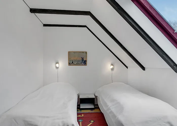 2 Bedroom Lovely In Apartman Tranekær